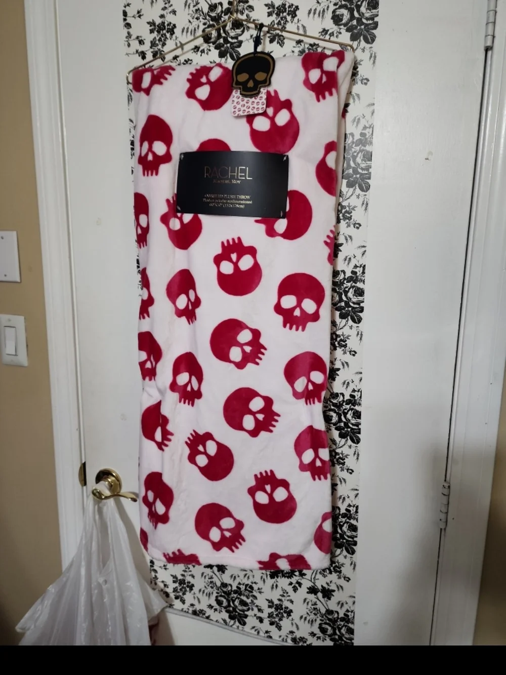 RACHEL Rachel Roy White Plush Pajama Throw with Hot Pink Skull Print